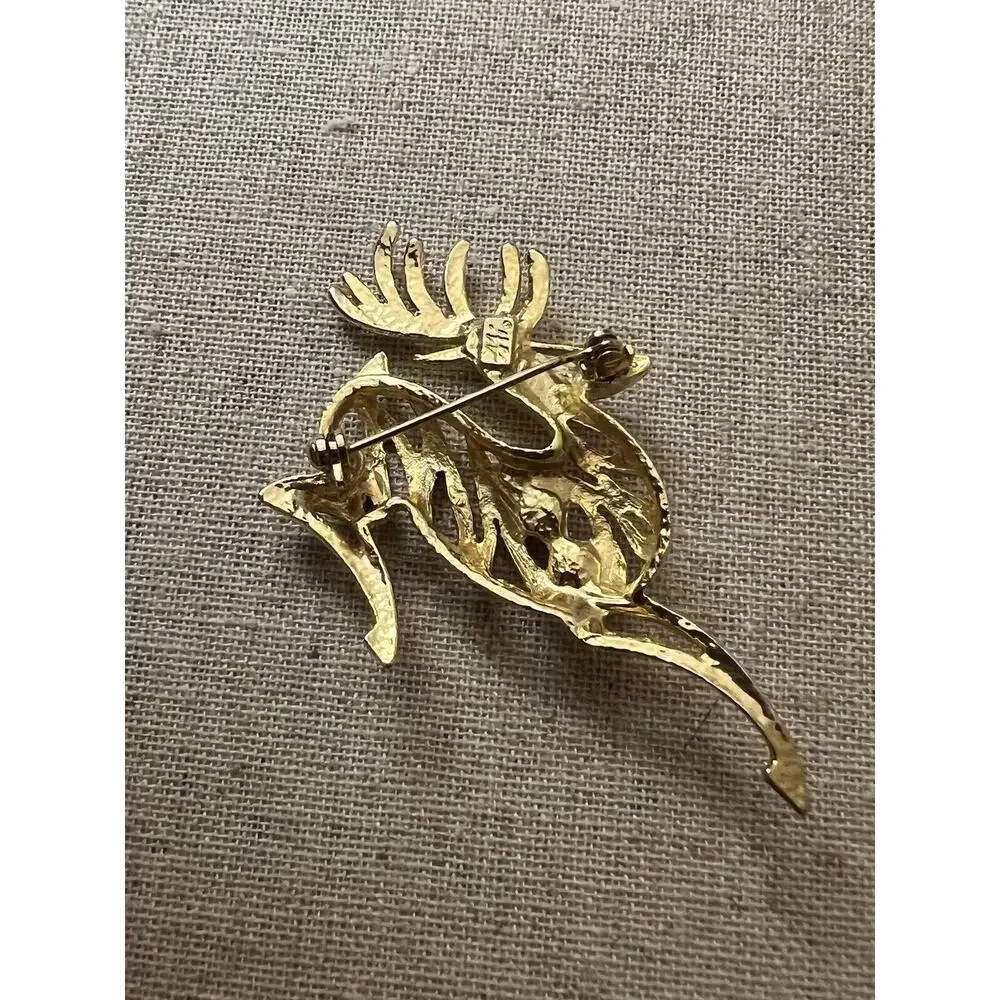 Reindeer Brooch Signed Am Lee Goldtone‎ Measures 2.46